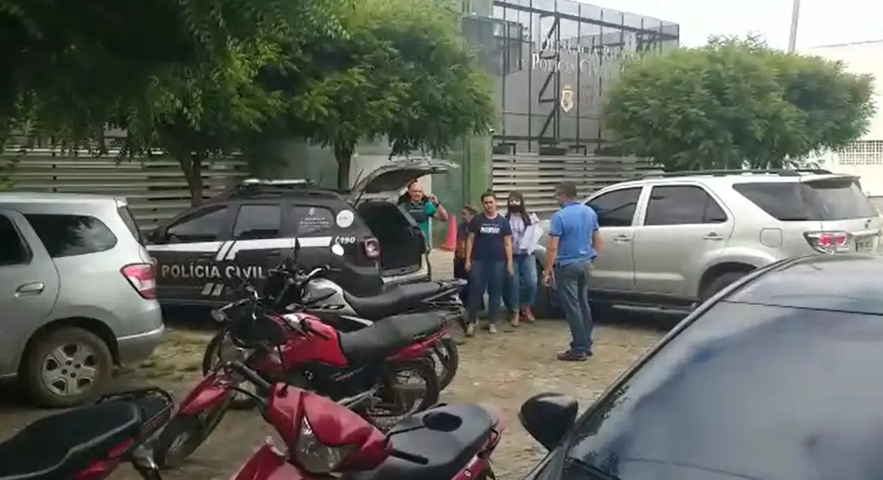 Mãe e filha foram presas em Horizonte e levadas ao Município de Quixeramobim, onde aconteceu o crime