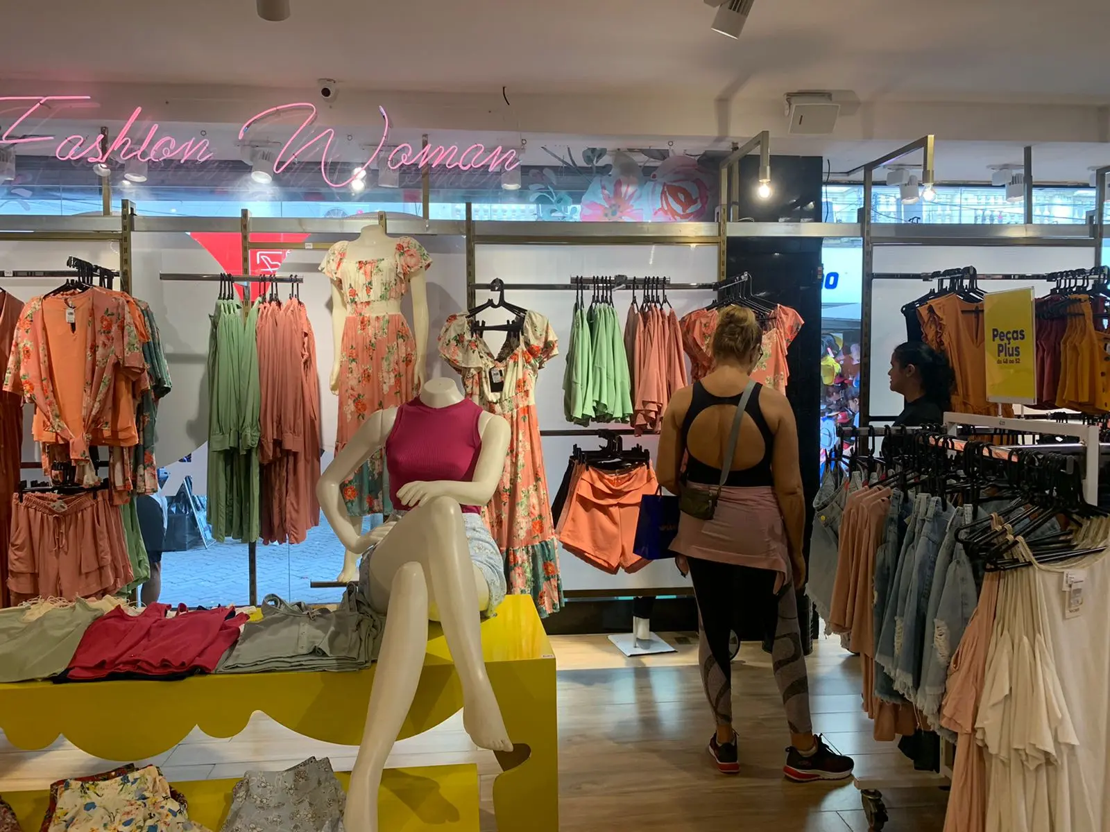 Roupas femininas no Ponto da Moda, em Fortaleza