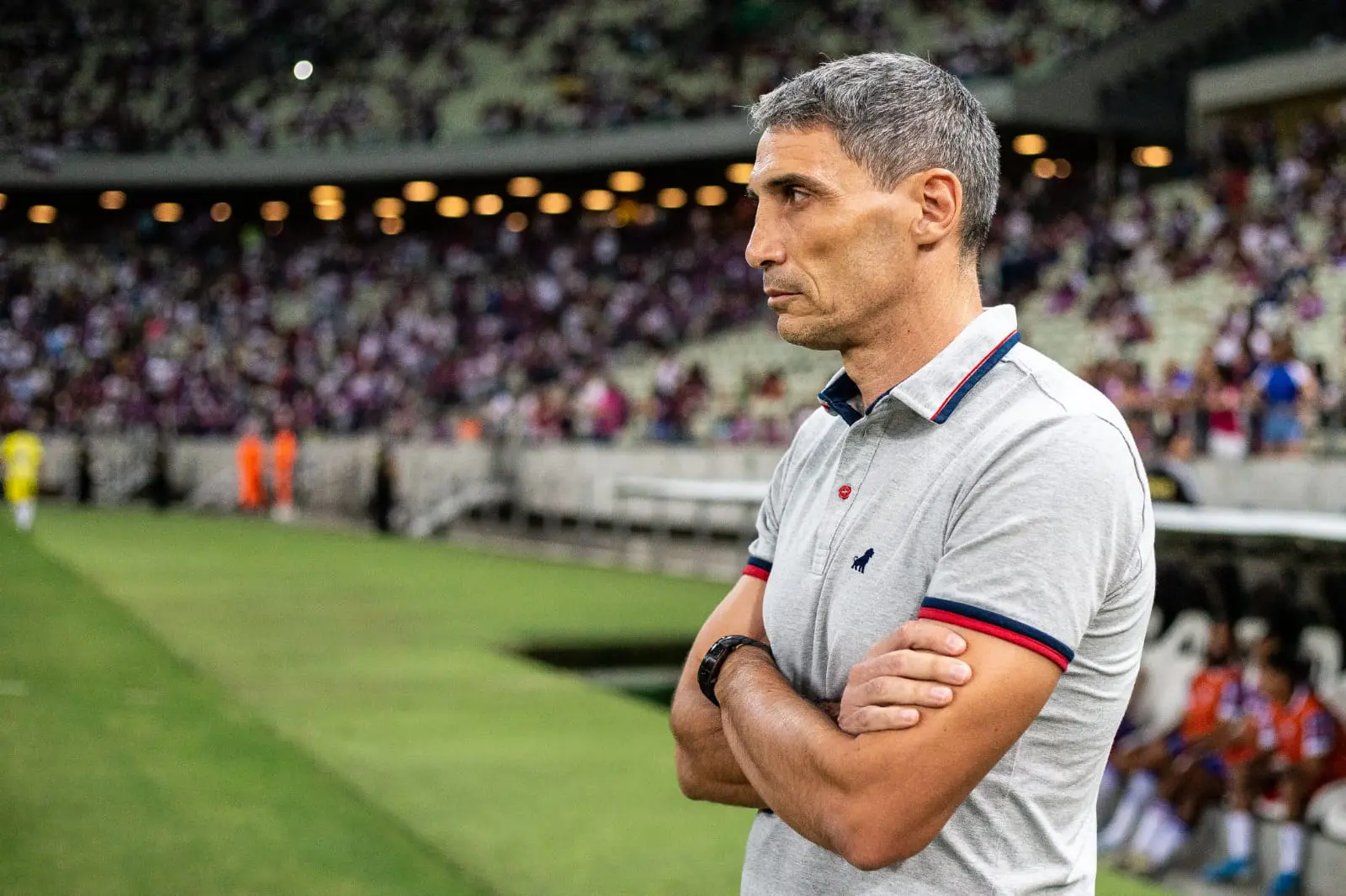 Vojvoda com semblante sério na Arena Castelão