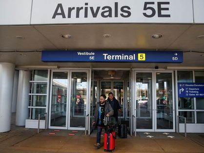 portão de desembarque em aeroporto dos estados unidos