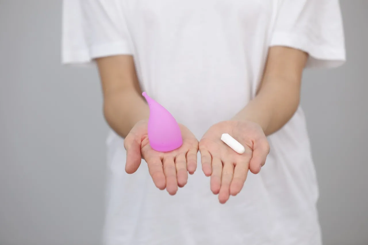 Mulheres tem dado preferência a coletores em comparação com os absorventes comuns