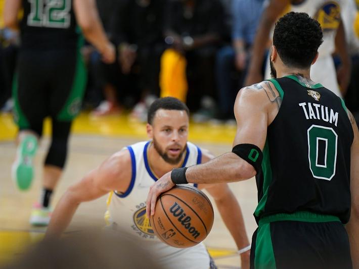 Celtics vencem Warriors no jogo 3 e retomam dianteira na final da NBA -  Jogada - Diário do Nordeste