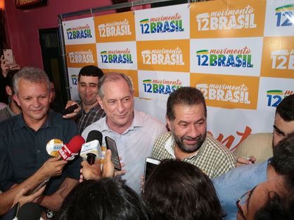 Presidente estadual do PDT, André Figueiredo, pré-candidato a presidente Ciro Gomes e presidente nacional, Carlos Lupi, estarão em encontro do partido em Fortaleza nesta quarta (15)
