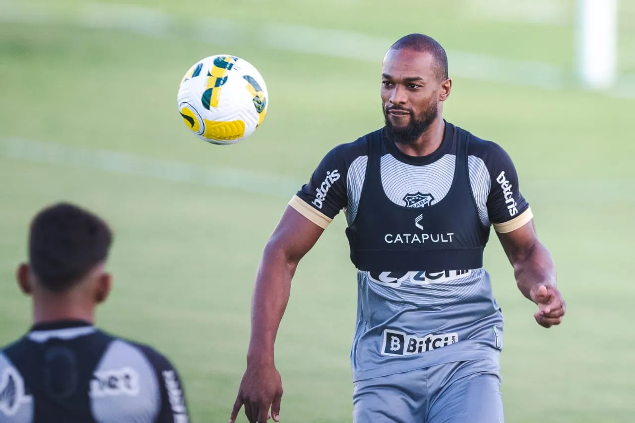 Luiz Otávio negocia renovação de contrato com o Ceará