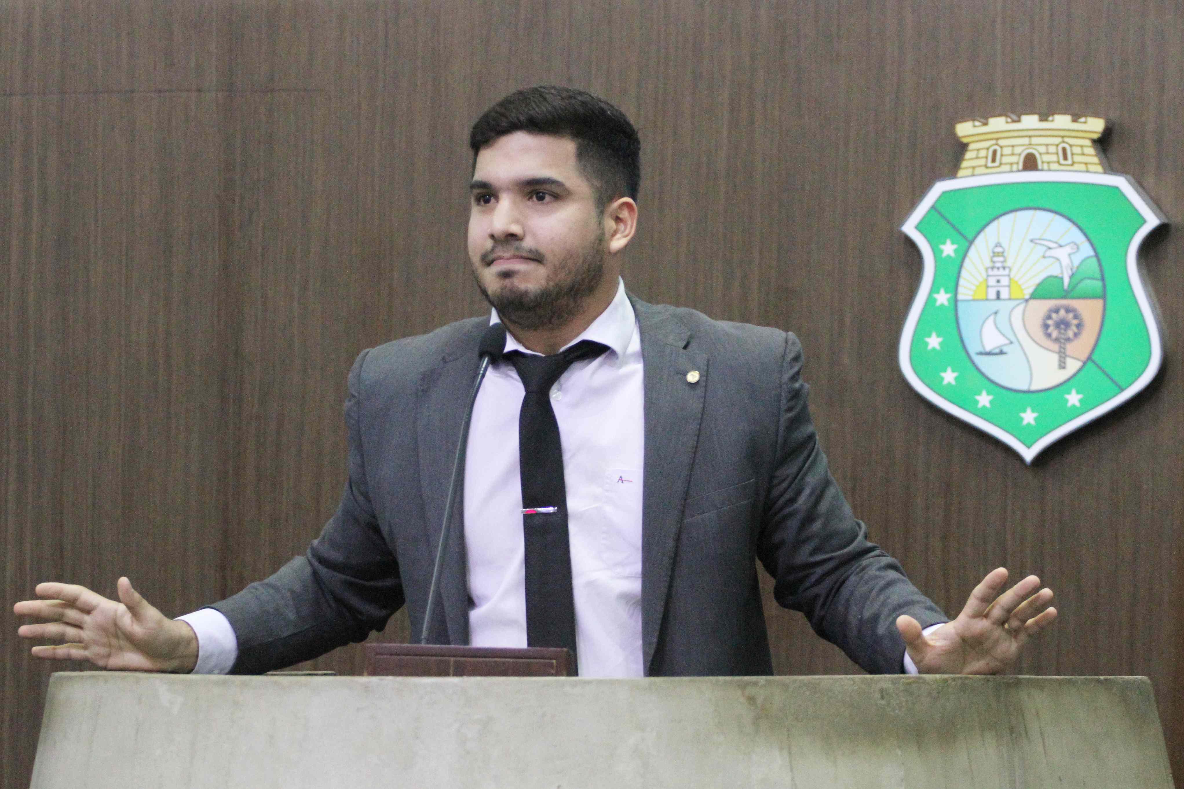 Deputado André Fernandes é o aliado mais próximo ao presidente Bolsonaro no Ceará
