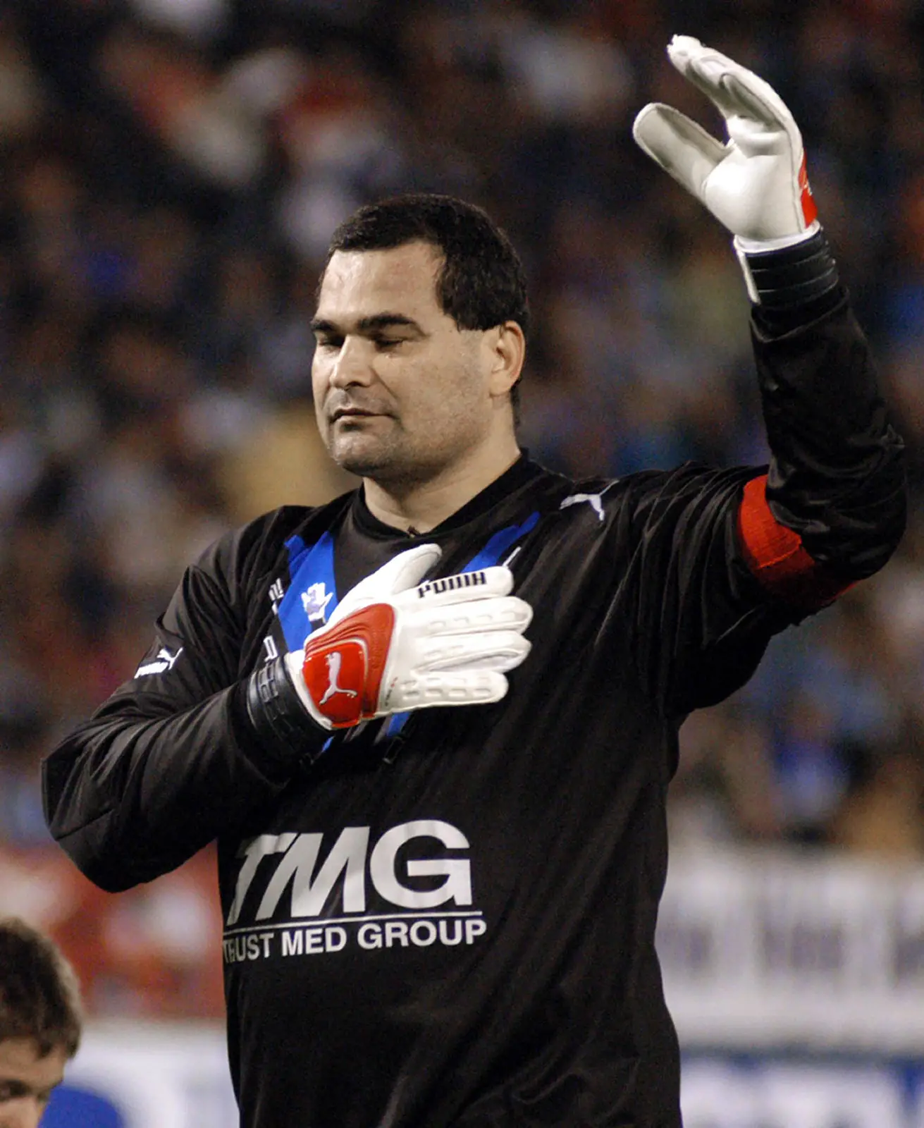 José Luis Chilavert conversa com a torcida presente
