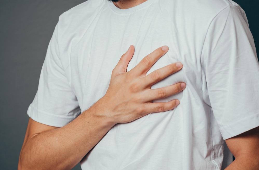 8 Sinais que o corpo dá antes do infarto: dor no peito não é o