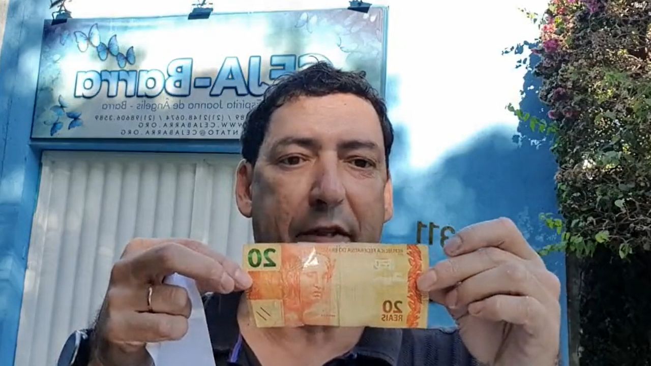 PVC exibe nota de R$ 20 reais restaurada