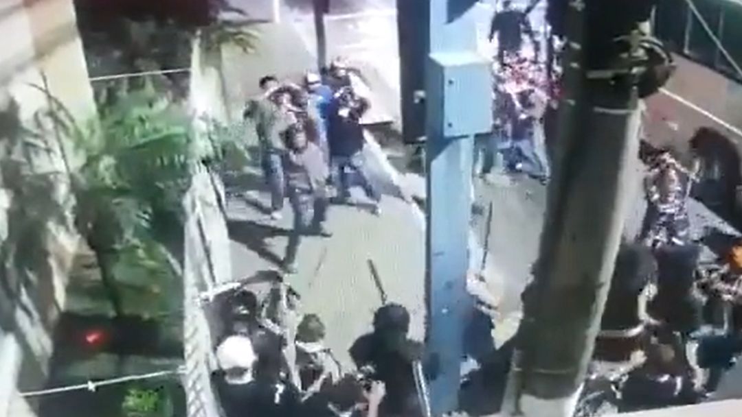 Briga entre torcedores de Corinthians e São Paulo em Itapevi (SP)