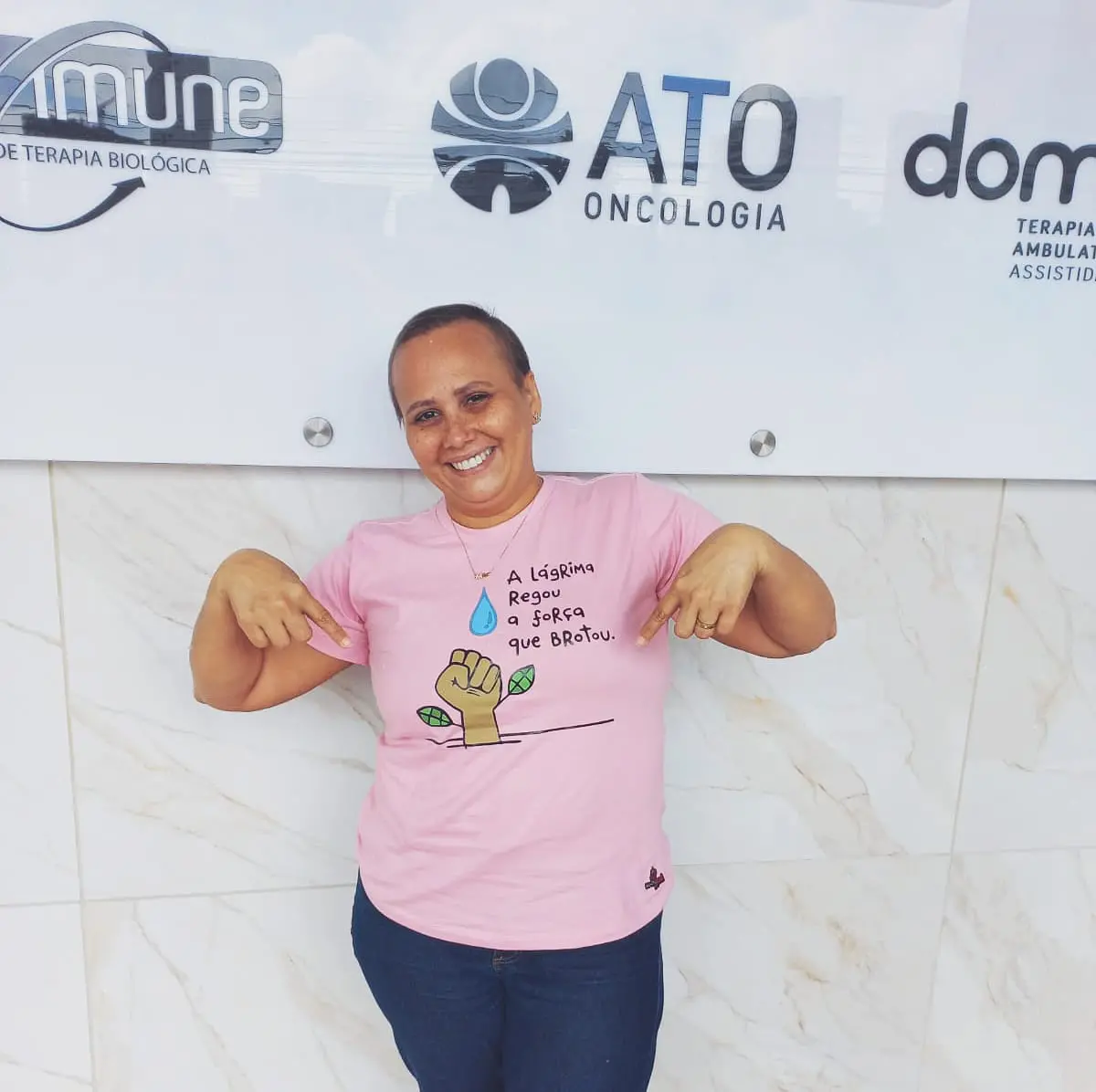 Imagem da notícia: Paciente vai para última quimioterapia com carro decorado e celebração em Fortaleza: ‘etapa vencida'