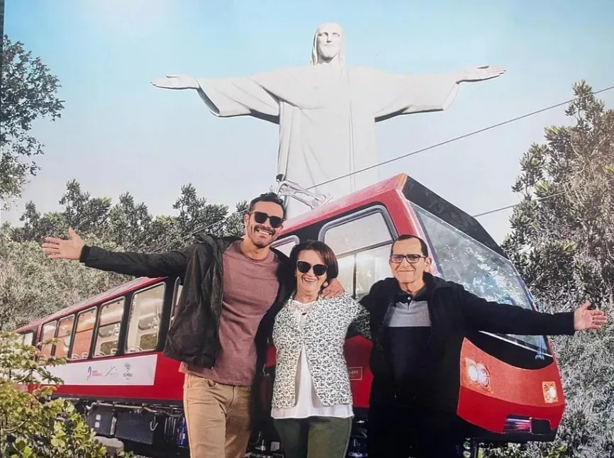 Os pais de Felipe vieram visitar o professor e voltariam para Fortaleza no dia 28 de junho