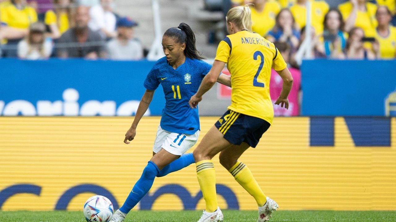 Brasil feminino sofre virada e perde para Suécia em amistoso