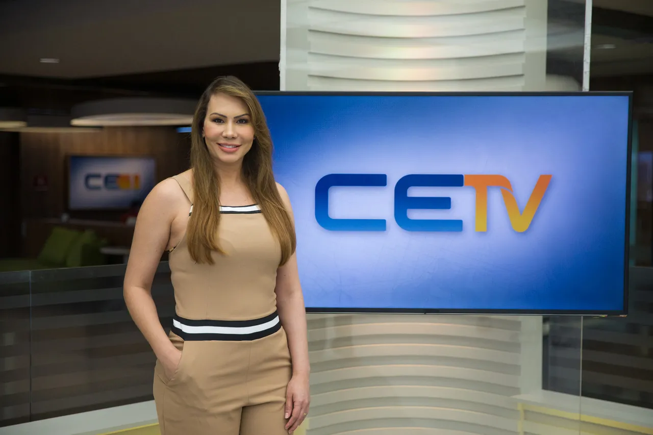 Nádia Barros assume a apresentação do CE2