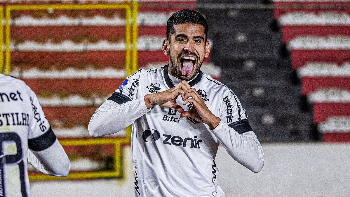 Zé Roberto comemora gol pelo Ceará