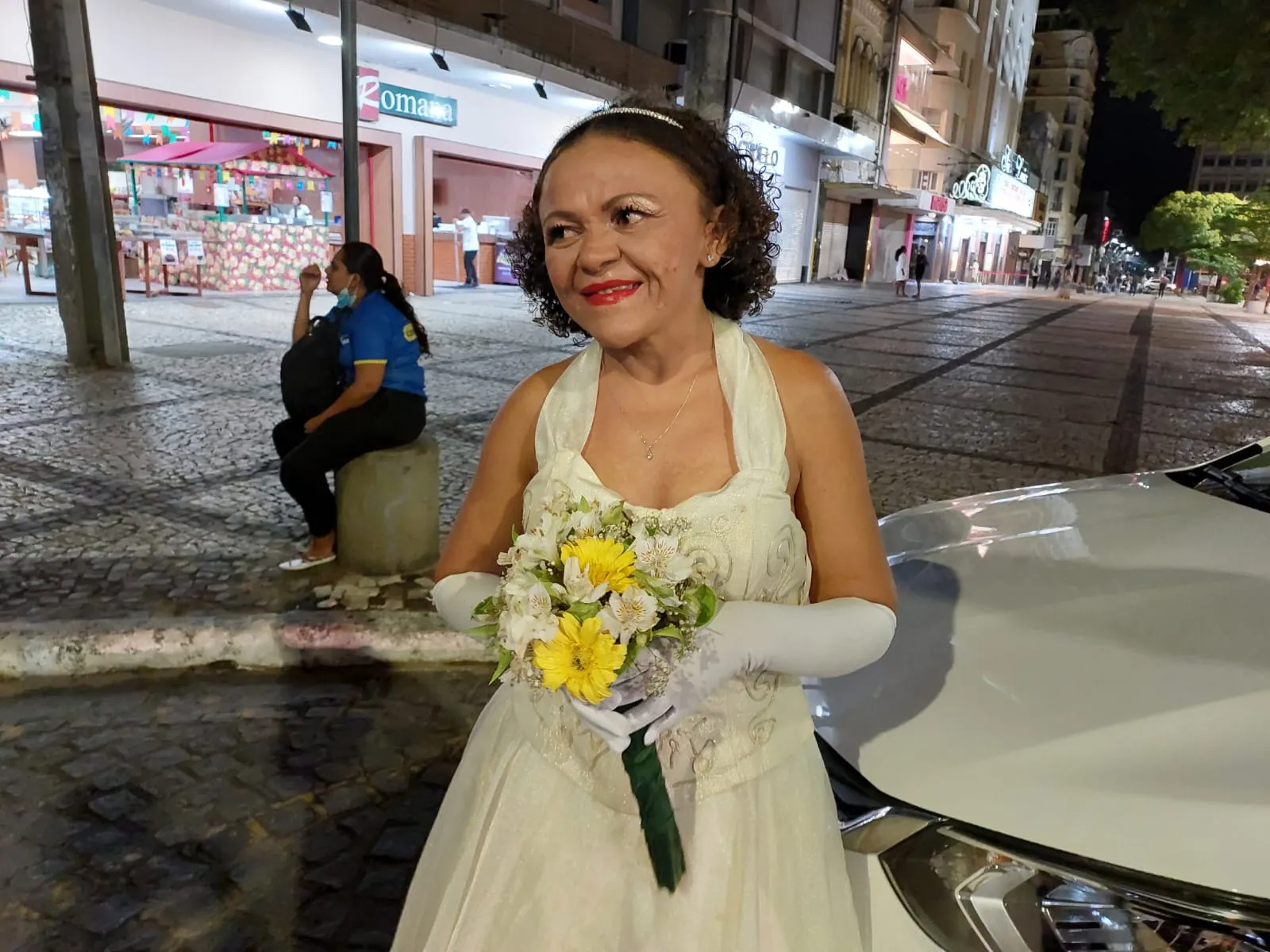 Vestida de noiva, Janete Silva de Jesus realizou o sonho do matrimônio