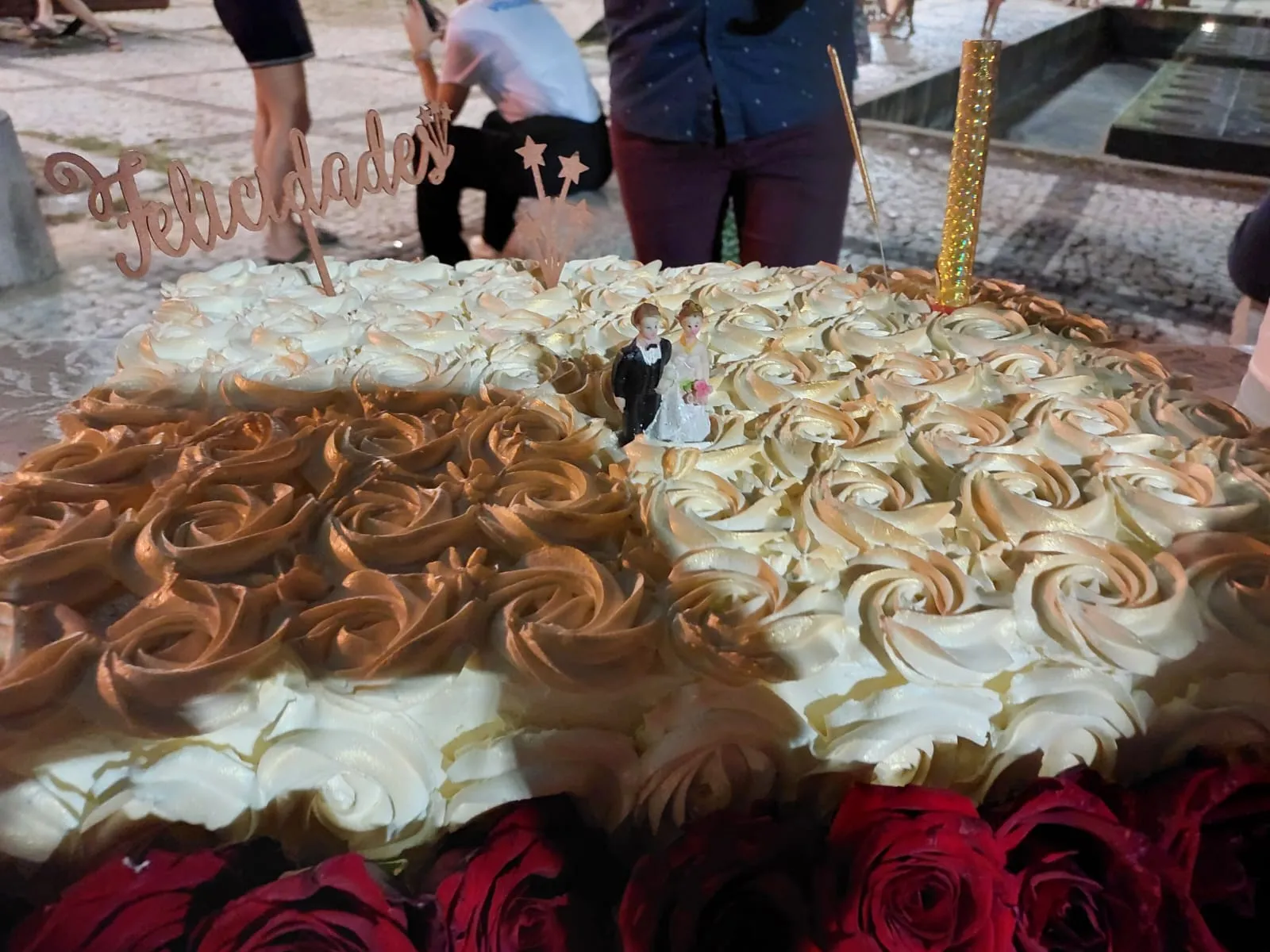Evento contou até com bolo de casamento