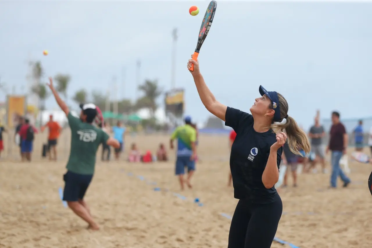 Beach tennis traz diversos benefícios ao corpo e à mente