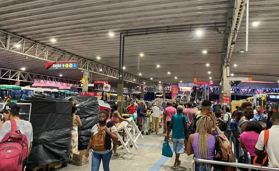 Aglomeração no terminal de Salvador