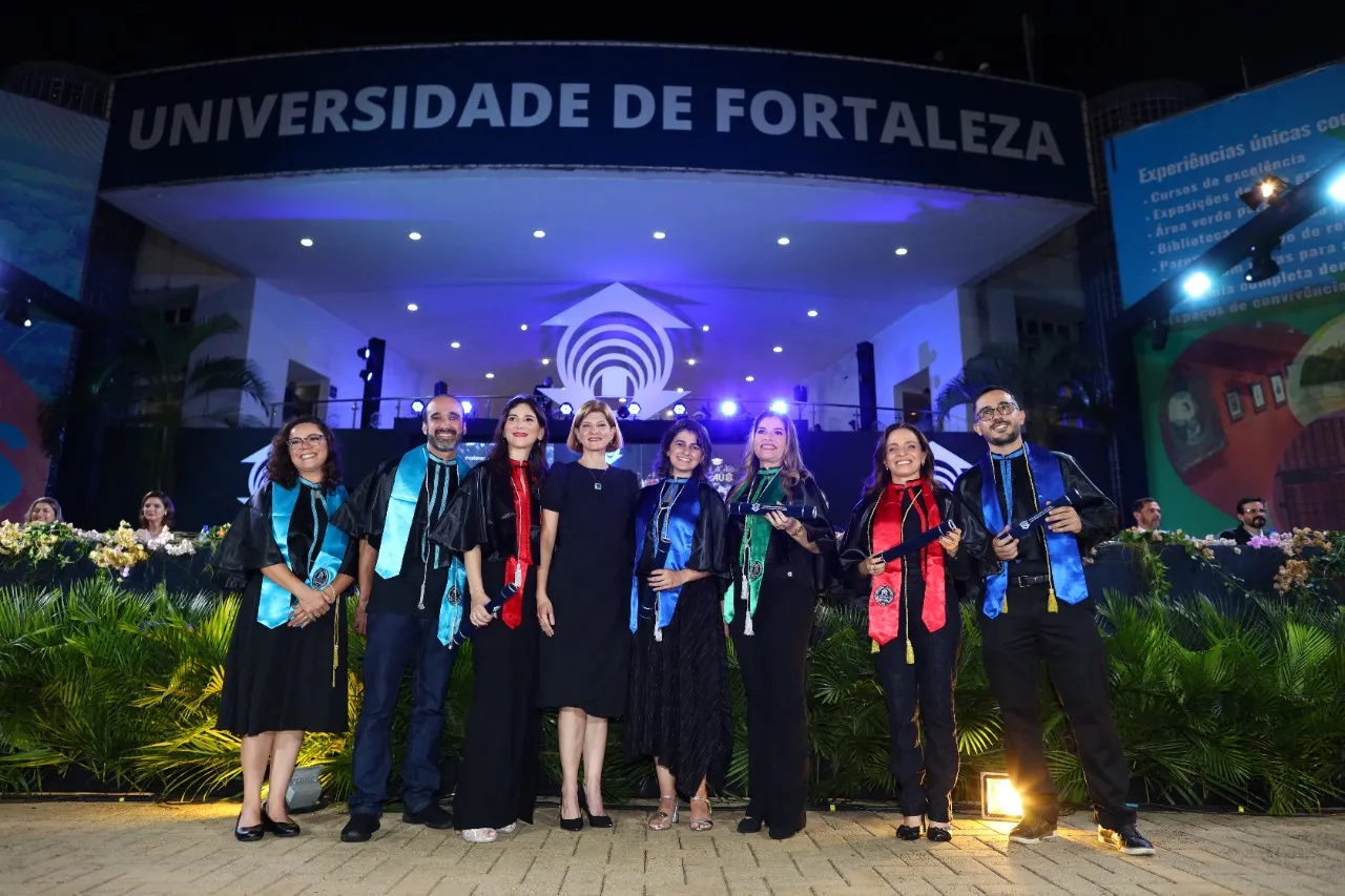 Cerca de 1.200 estudantes comemoraram a graduação, mestrado e doutorado na Universidade de Fortaleza