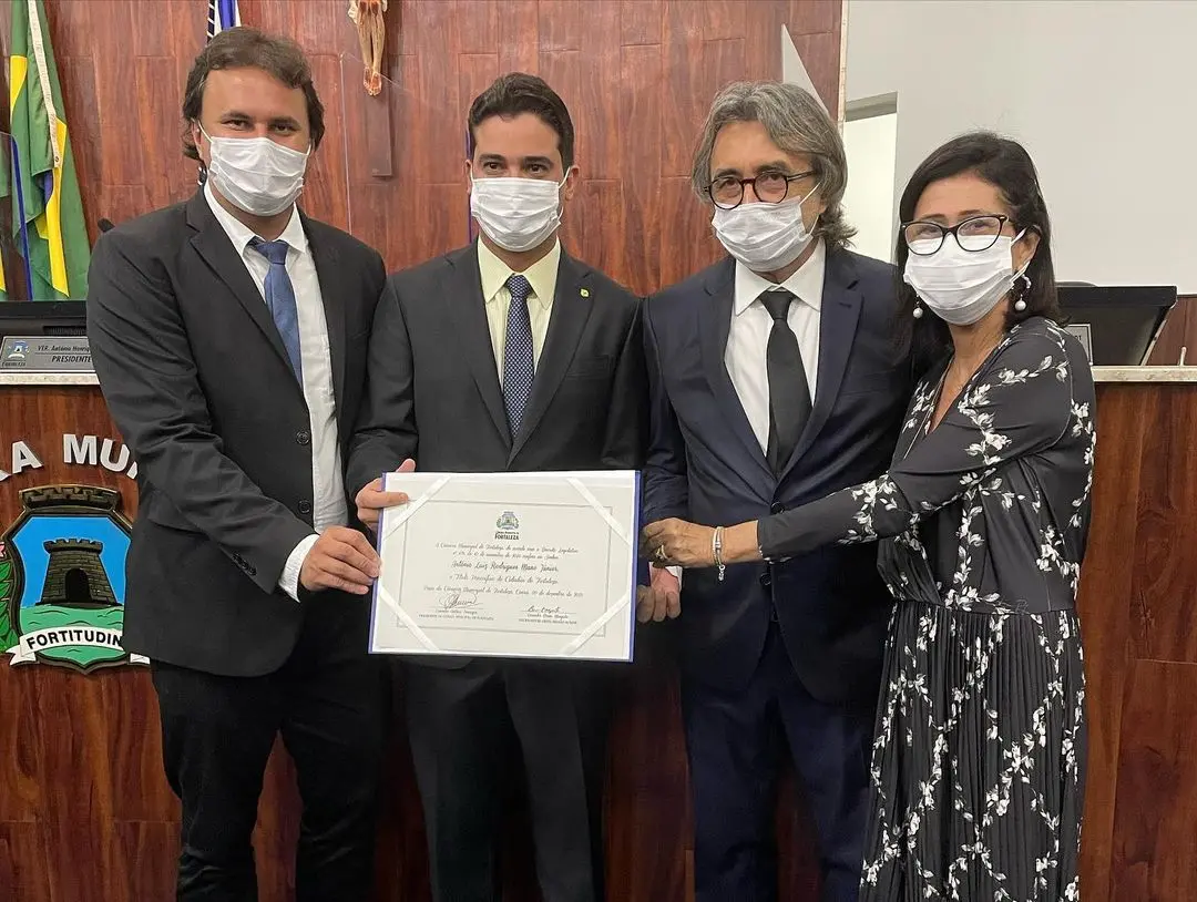 Prefeito Bruno Gonçalves, deputado Júnior Mano, prefeito Acilon Gonçalves e ex-vereador Marta Gonçalves