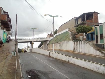 O duplo homicídio ocorreu na Avenida Maides de Siqueira, no bairro Vila Alta, por volta de 4h da madrugada
