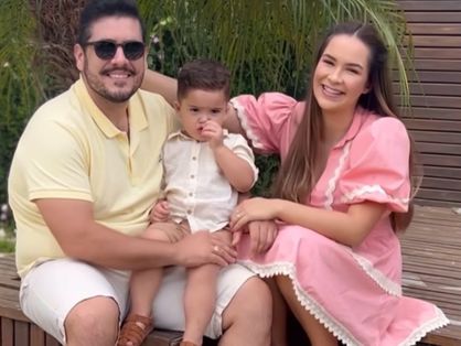 Thallys, Santiago e Gabriela em vídeo publicado nas redes sociais para comemorar o registro do filho adotivo.