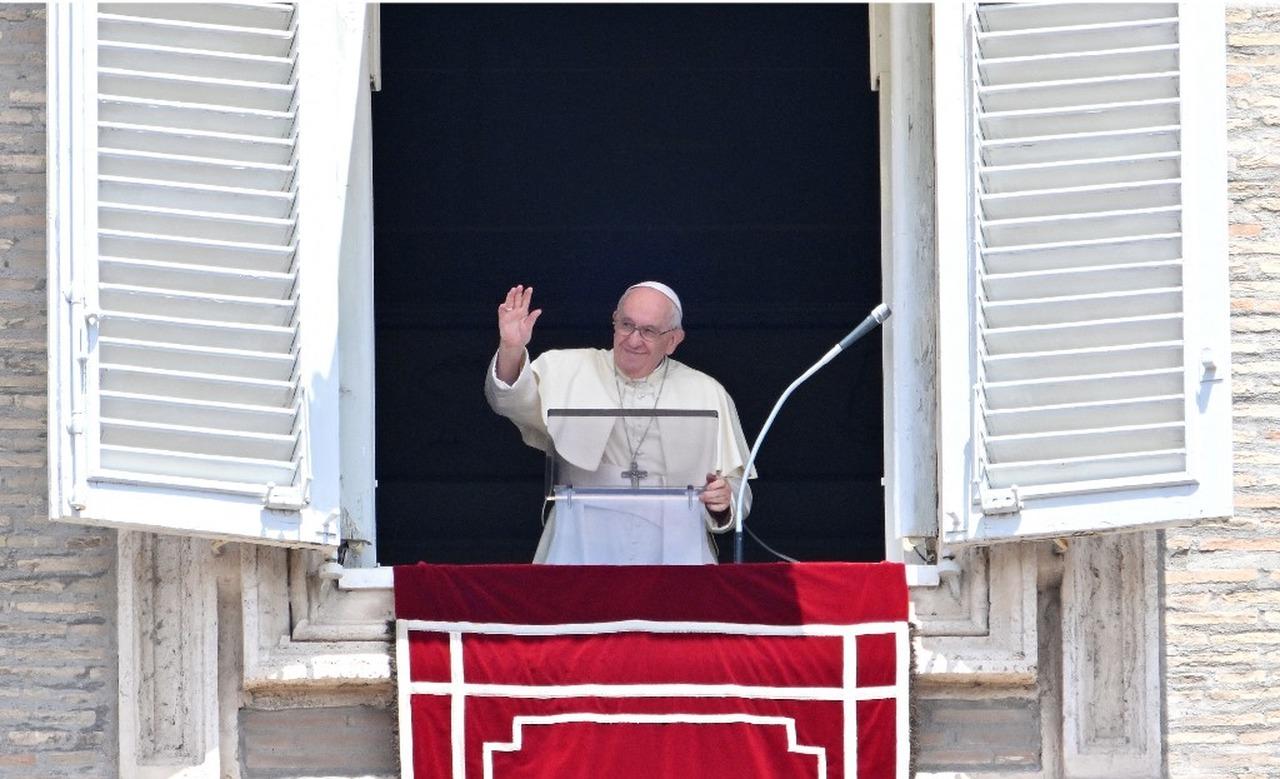 Jornal diz que papa Francisco está com câncer; Vaticano desmente