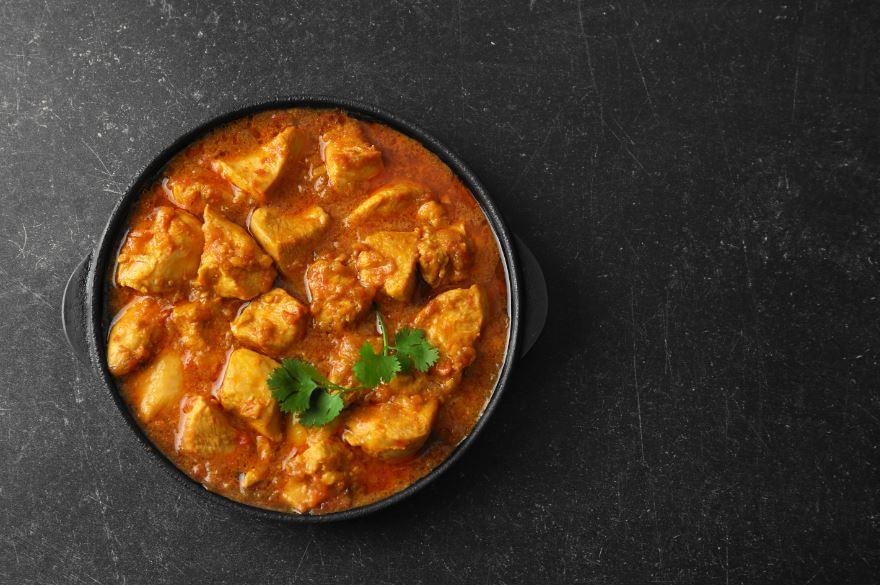 A imagem de um ensopado de frango