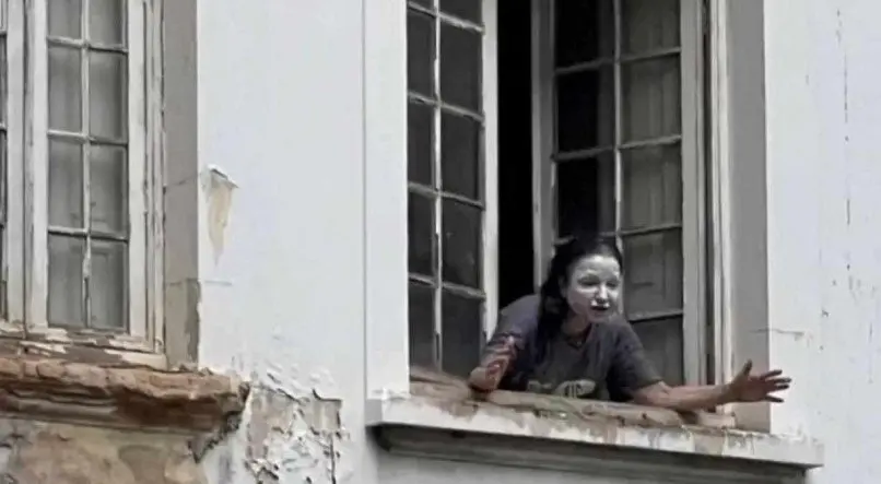 a mulher da casa abandonada