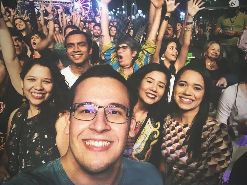 No evento, Naira reencontra amigos da região