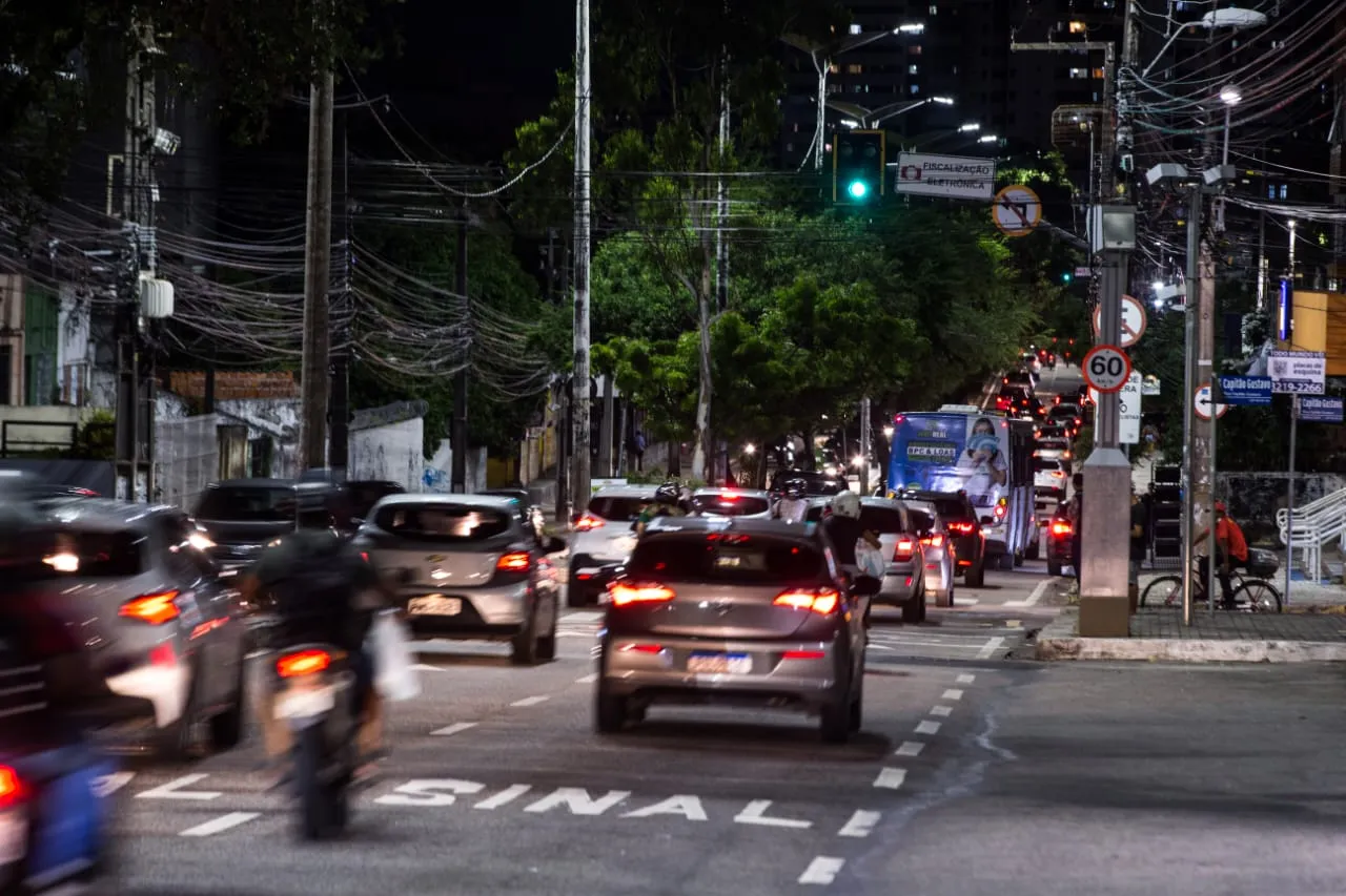 Situação mais caótica foi registrada no início do ano, com pico em maio, em relação aos semáforos defeituosos