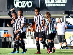 Meninas do Vozão comemoram mais um gol marcado contra o UDA