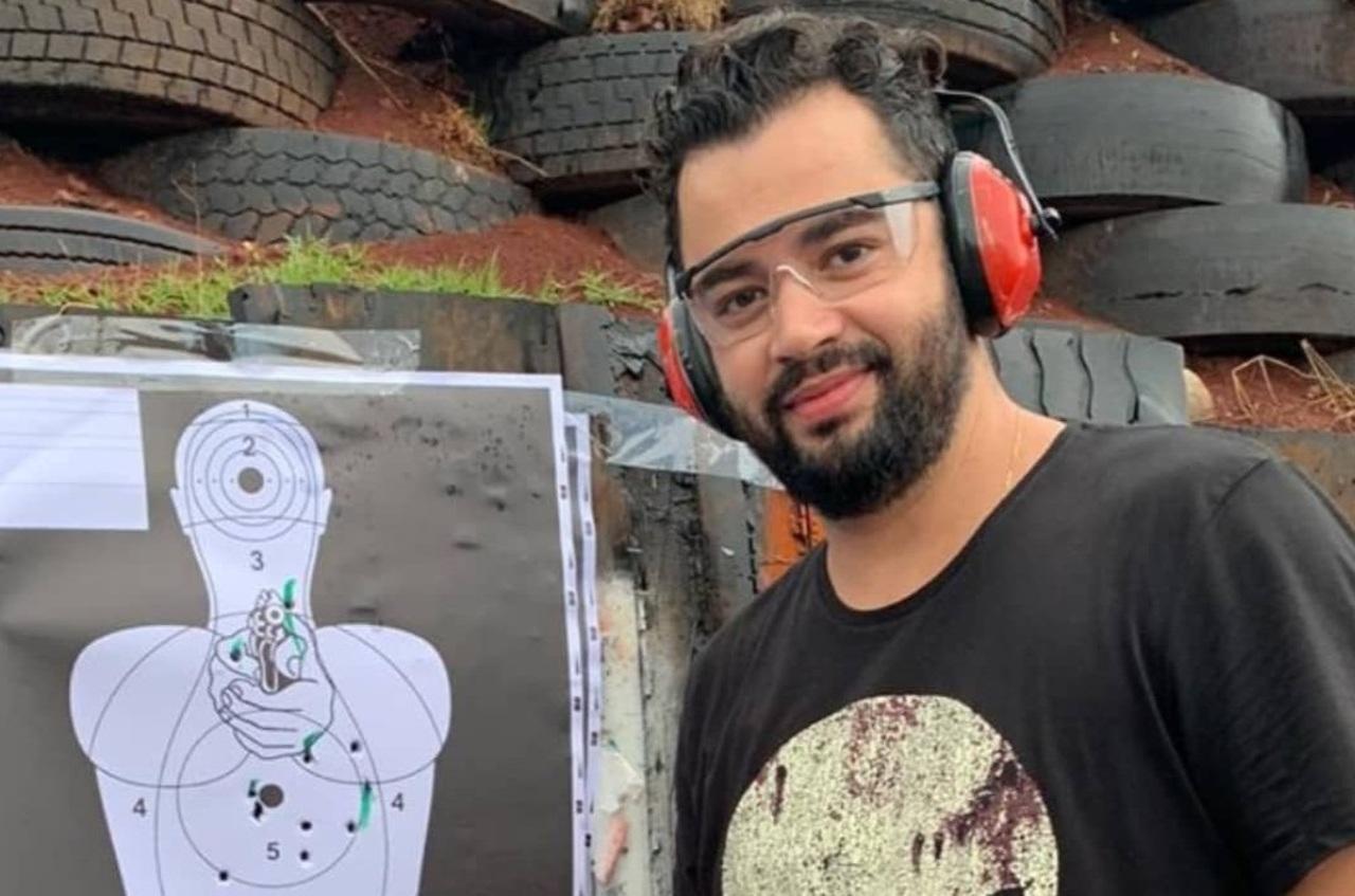 Imagem de Jorge Guaranho em treinamento de tiro