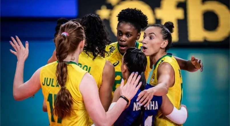 Seleção feminina é a primeira a entrar em quadra pelas quartas de final da VNL, contra o Japão