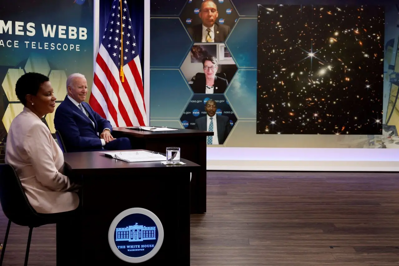 joe biden durante apresentação