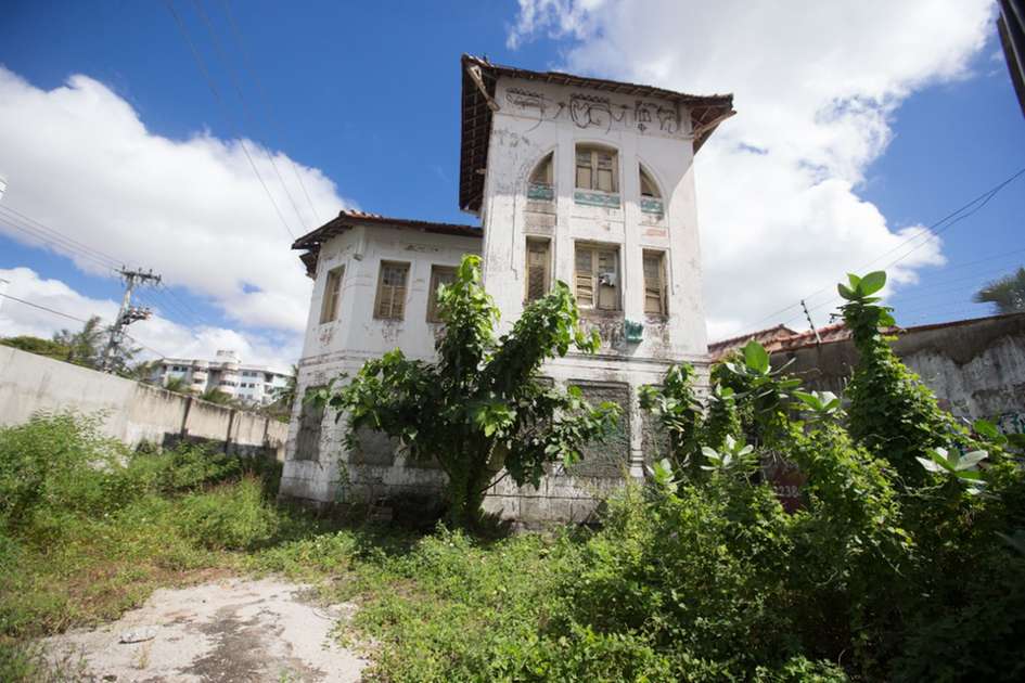 Casas abandonadas? Conheça a história de imóveis antigos que estão ...