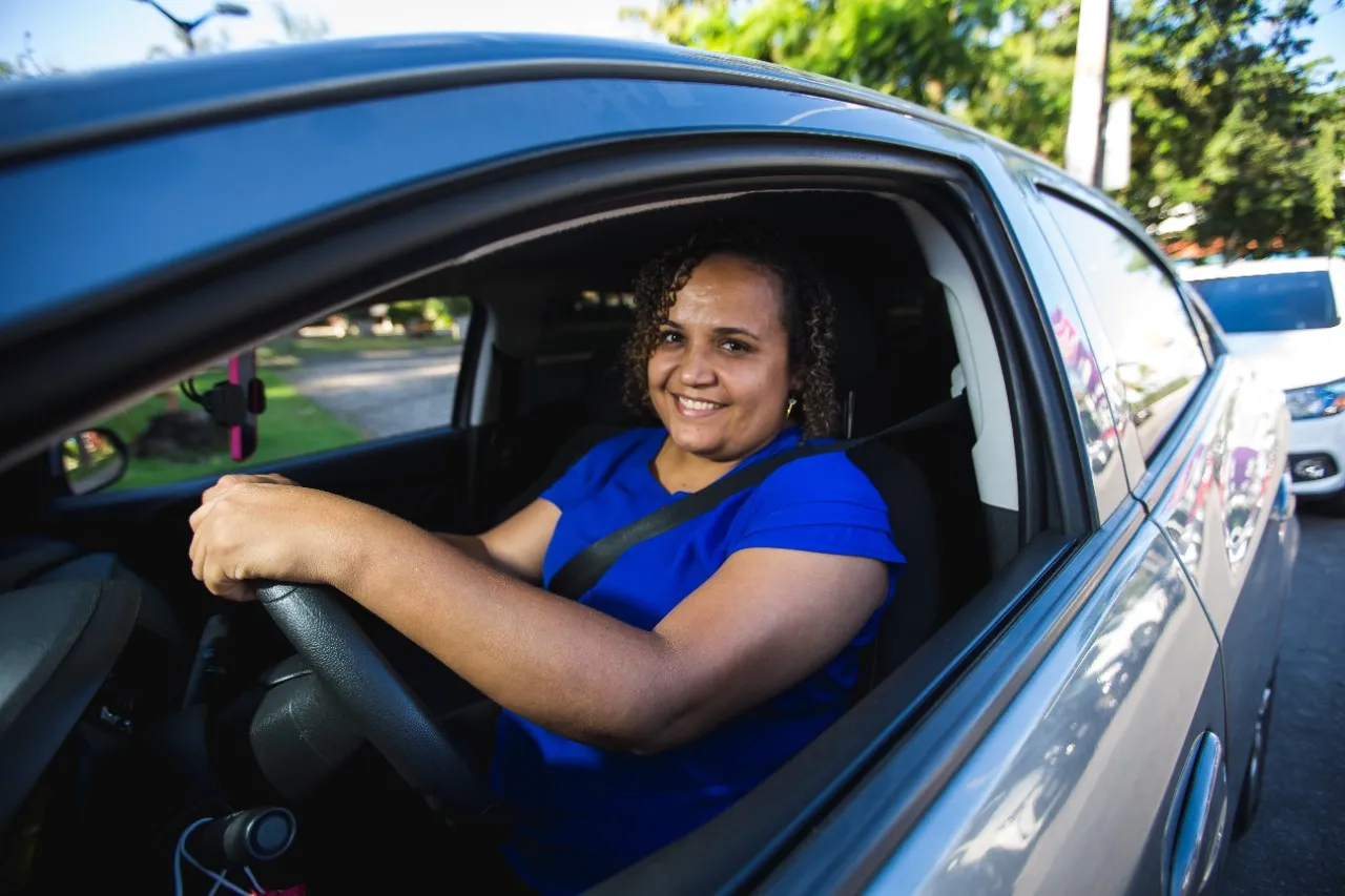 Motoristas mulheres se sentem mais confortáveis ao transportarem passageiras