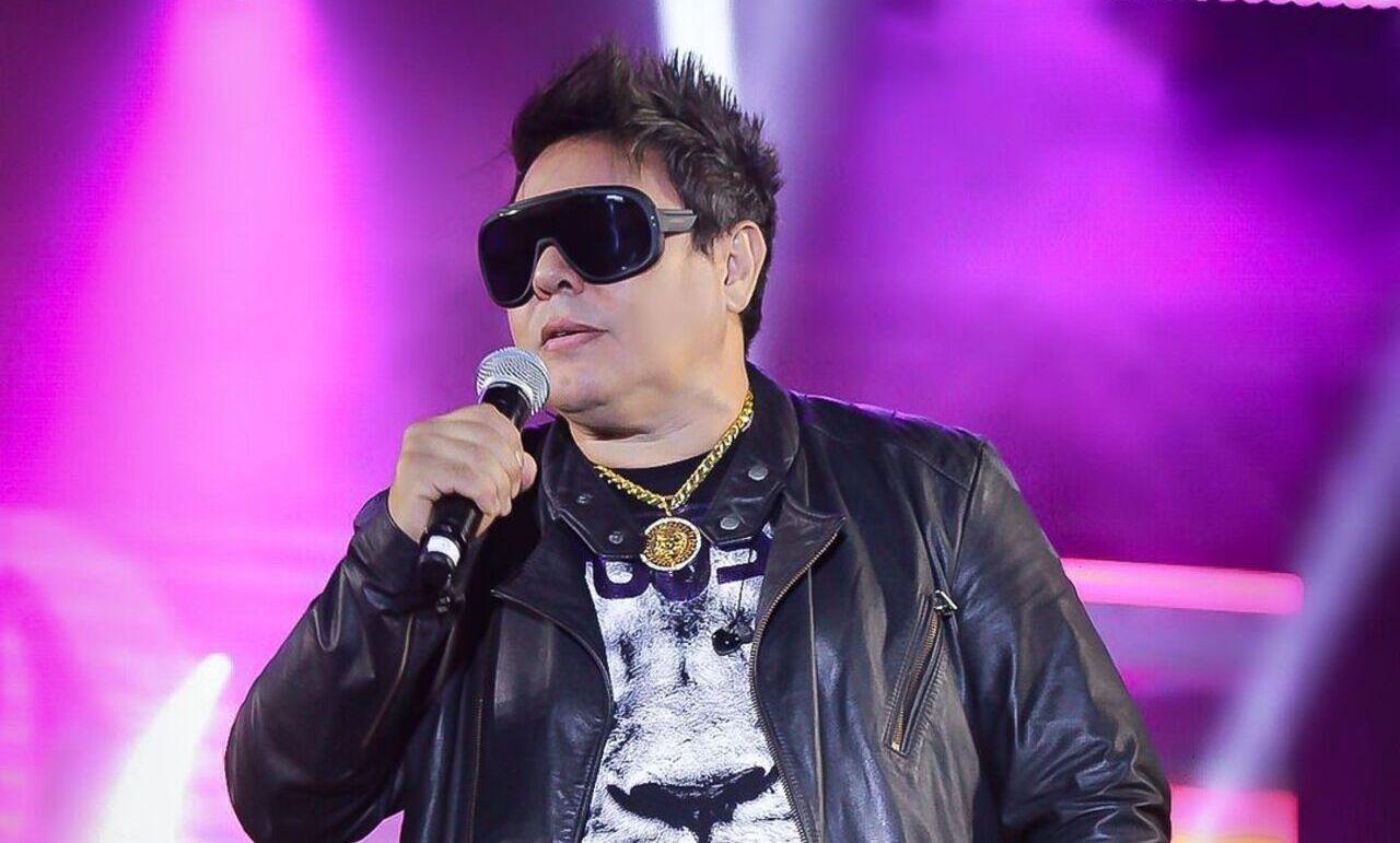 Daniel Diau, cantor da Calcinha Preta, sofre problema na voz e realiza ...
