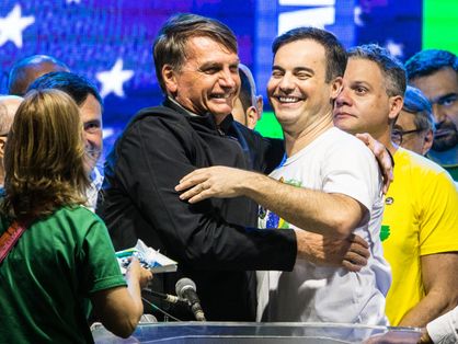 Bolsonaro no palanque da Marcha para Jesus