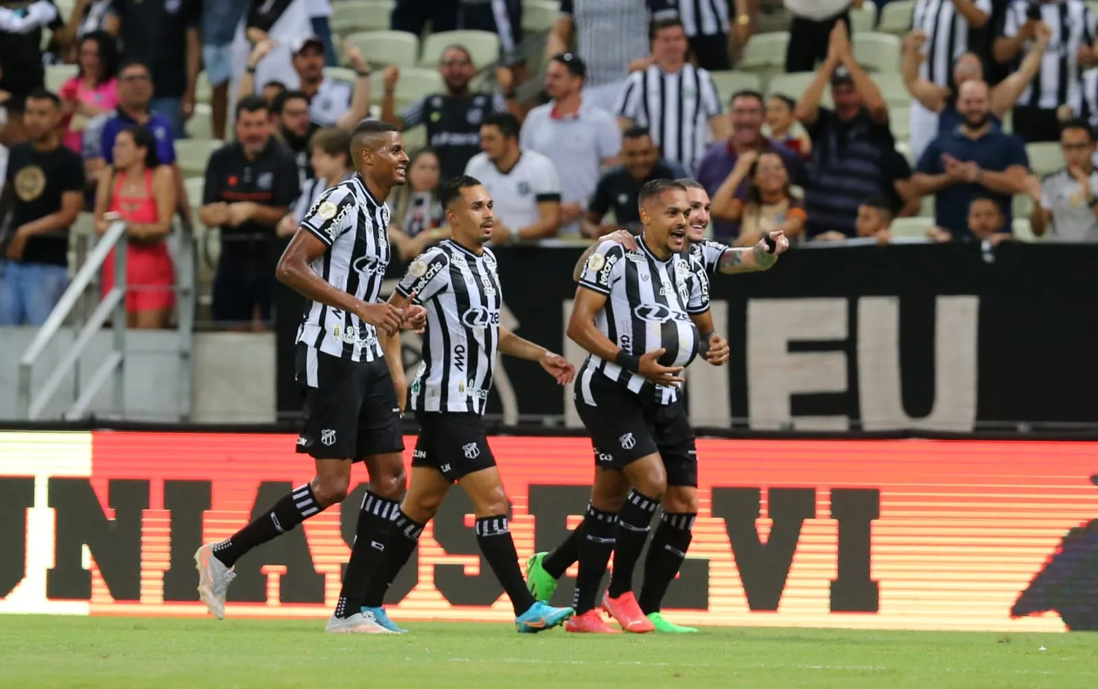 O Ceará enfrenta o Corinthians no Castelão pela Série A