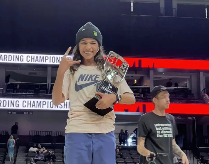 Imagem da notícia Rayssa Leal é campeã da 1ª etapa da Liga Mundial de Skate com virada na última manobra