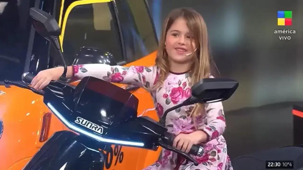 Menina de 5 anos faz sucesso com dublagens em rede sociais 