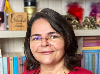Sheila Guedes é historiadora e pedagoga