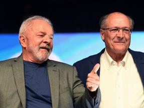Lula e Alckmin em evento do PT