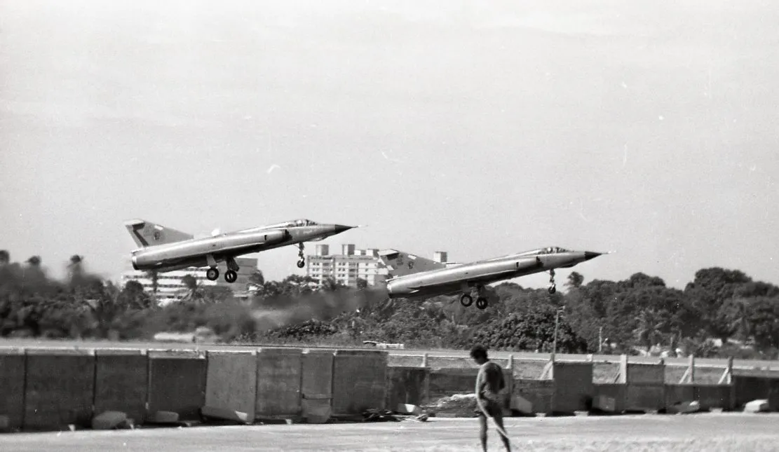Aviões de caça na Base Aérea de Fortaleza, em 1985.