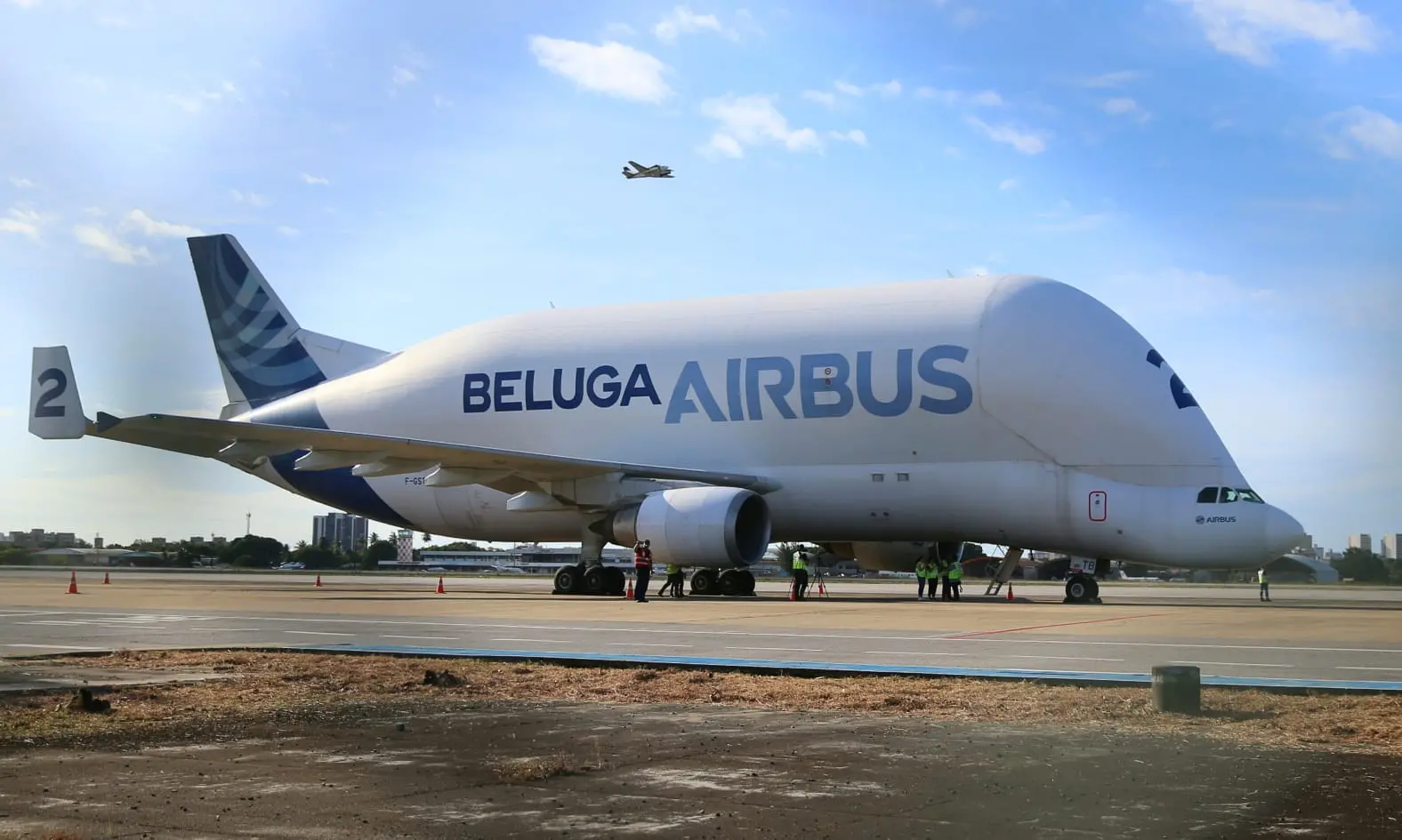 Aeronave recebeu equipe técnica ao chegar na capital cearense