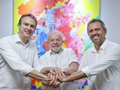 Camilo postou em suas redes sociais foto ao lado de Lula e Elmano Freitas