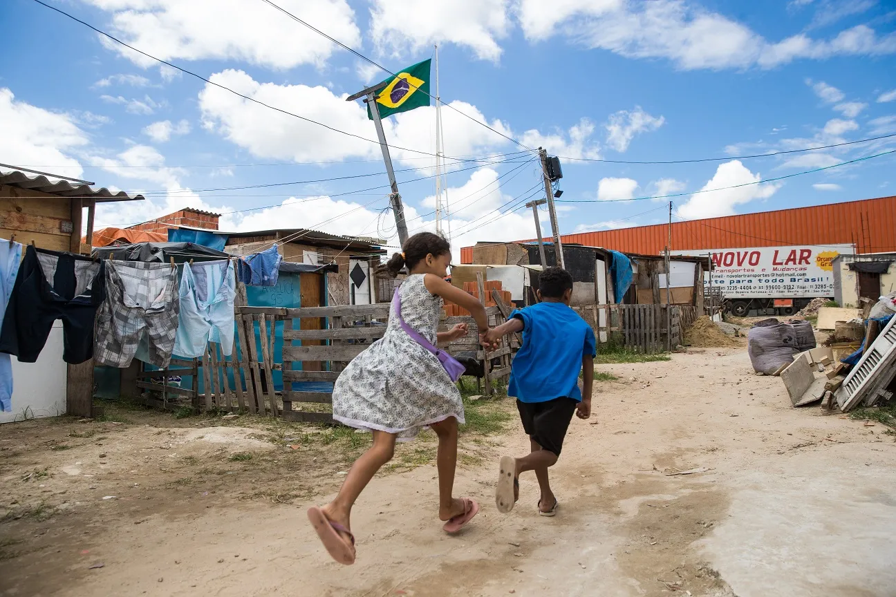Comunidade é formada principalmente por mulheres, crianças e idosos.