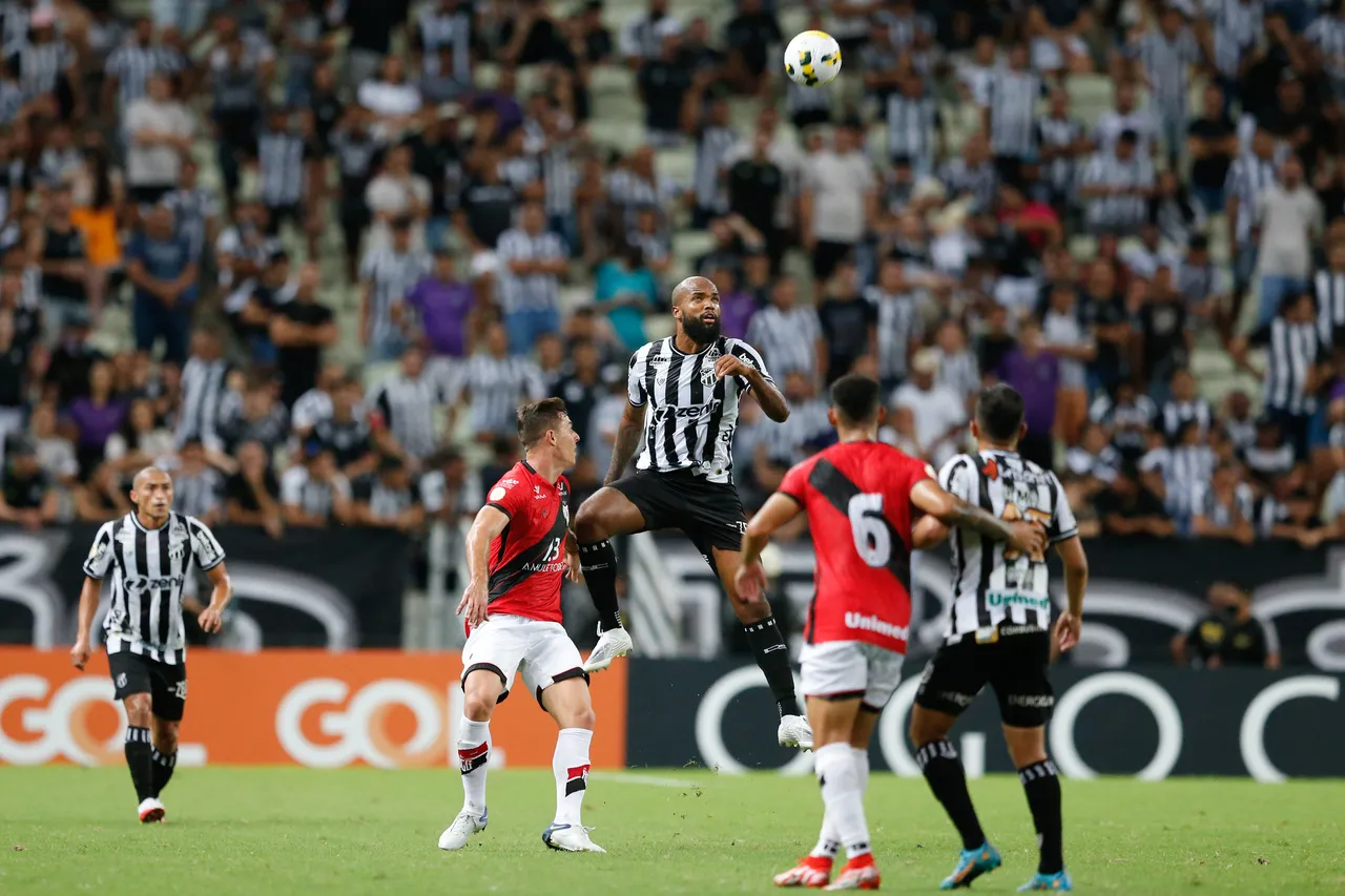 O zagueiro Messias tem 16 partidas seguidas pelo Vovô na temporada