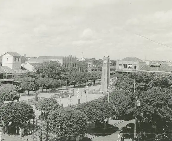 Praça do Ferreira Amelia Earhart